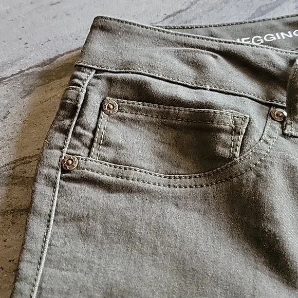 a.n.a JEGGINGS Dark Olive Green size 32/14 - Picture 3 of 10
